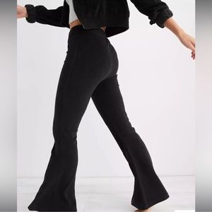 Aerie Groove On Rib Velour Flare Pants Black XS